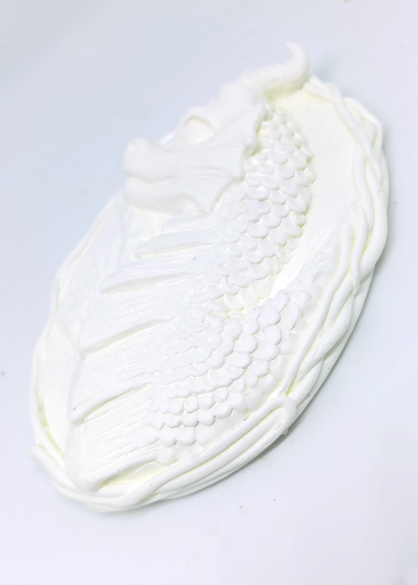 Unpainted dragon oval magnet portrait